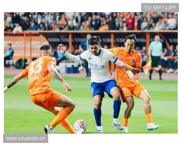 山东泰山遭遇战术危机：阵容短板与冠军定位冲突引发新讨论