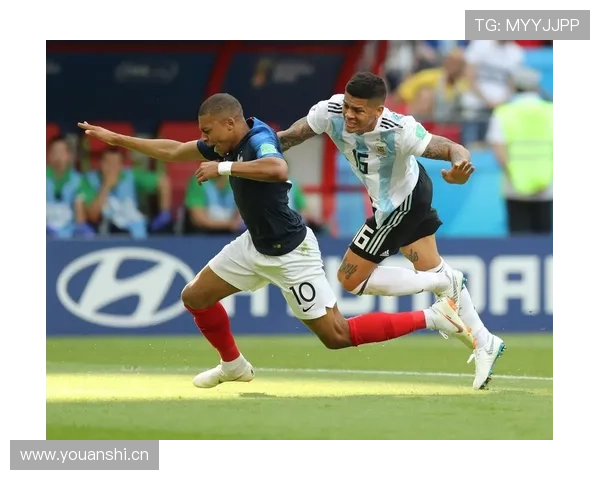 压人犯规判罚细节解析：裁判如何判定身体接触越界？