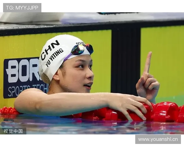 余依婷训练完直接拎爱马仕去吃宵夜？