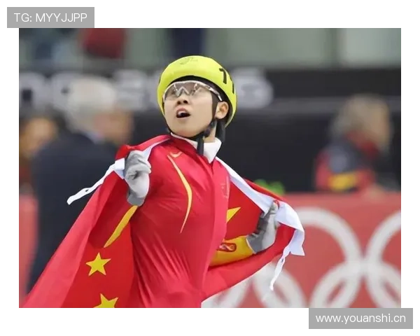 王濛生活照里奖牌和塑料购物袋并列，冠军和日常差得有点离谱